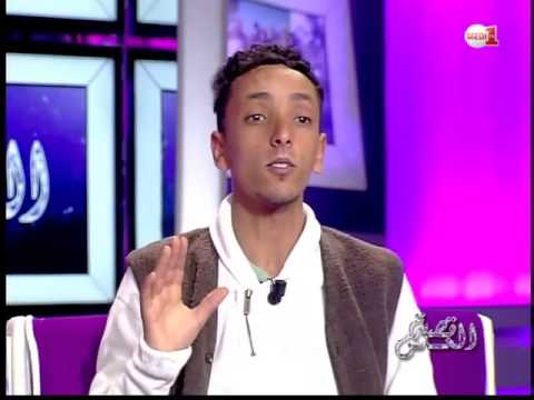 شاهد شاب يكشف عن فضل أستاذه عليه